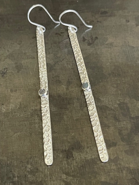 Long Hammered 925 Earrings - Silver with Labrodorite Stone