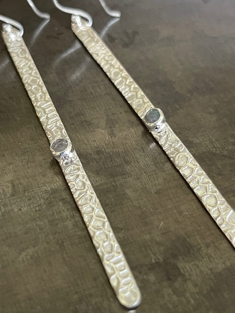 Long Hammered 925 Earrings - Silver with Labrodorite Stone