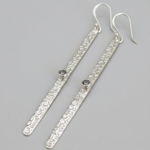Long Hammered 925 Earrings - Silver with Labrodorite Stone