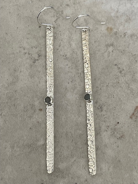 Long Hammered 925 Earrings - Silver with Labrodorite Stone