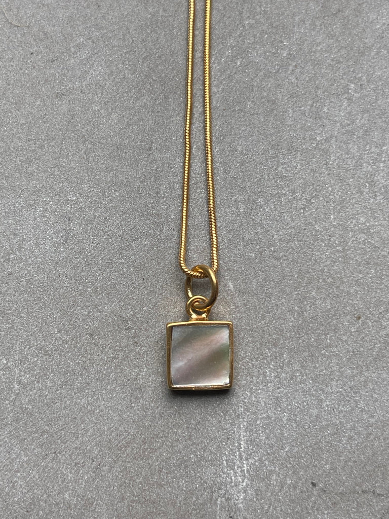 Joni Necklace - gold plated snake chain with moonstone pendant