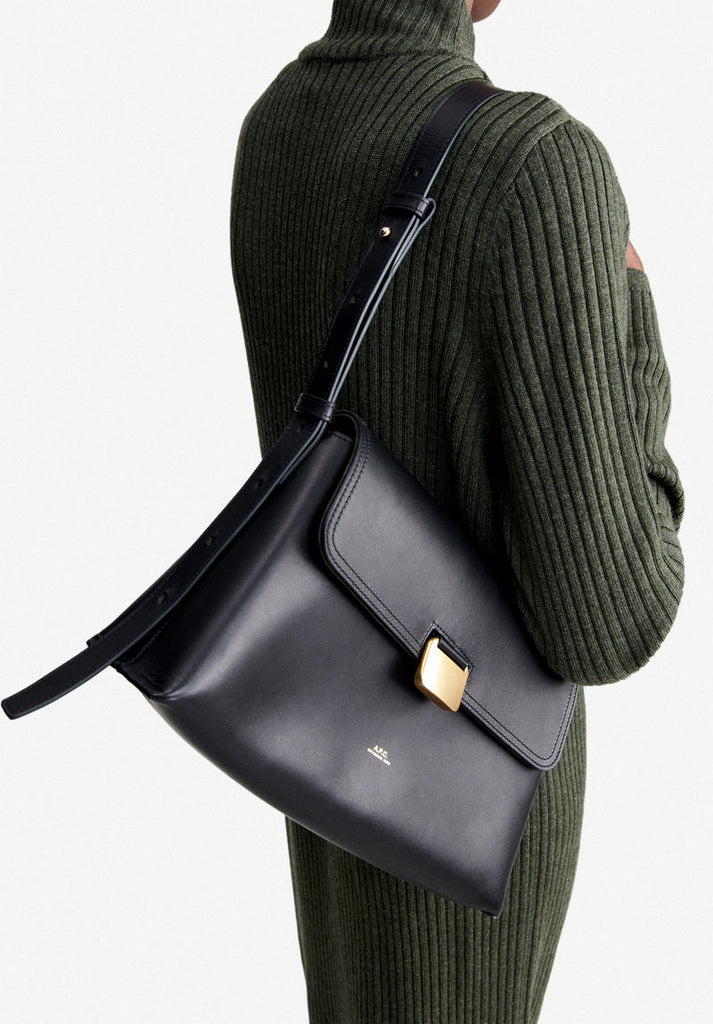 A.P.C SS27 LZZ BLACK SAC SIMONE