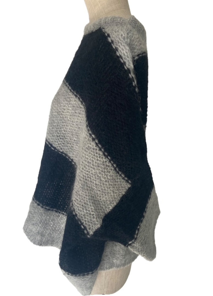 WDTS - Mia - Mohair Sweater- black grey stripe