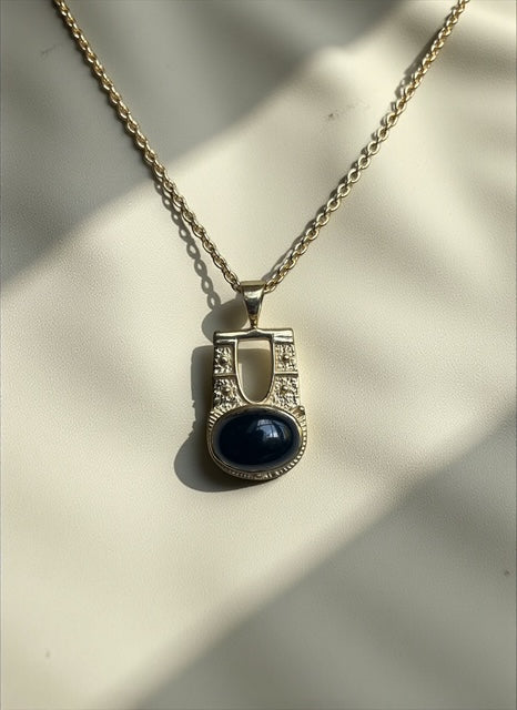 Luna necklace - gold with Black Onyx stone