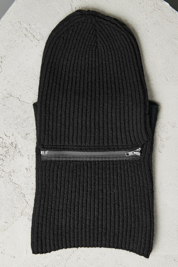 Transit Ribbed knit balaclava in cablé virgin wool with detachable hat