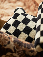 Woolen cushion black and white statement (50x50cm) TKU2165
