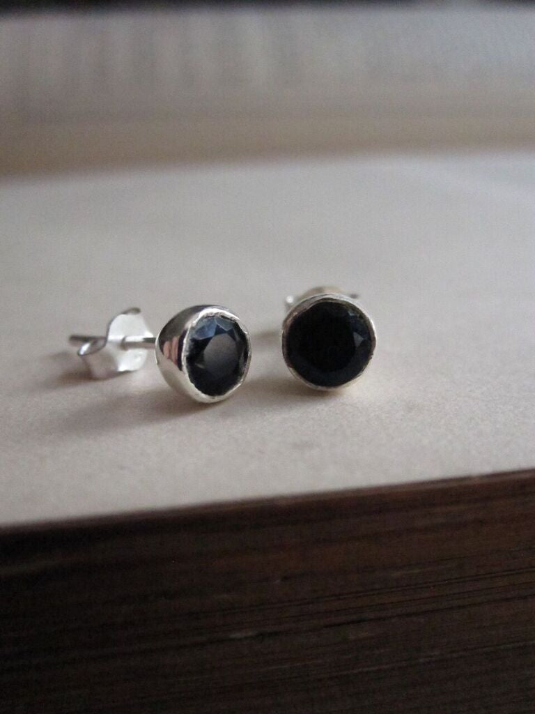 Studs with black onyx - silver