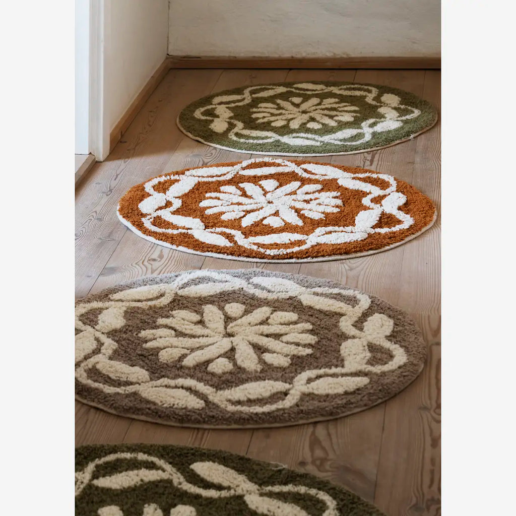 Madam Stoltz Round tufted bath mat - Khaki, off white