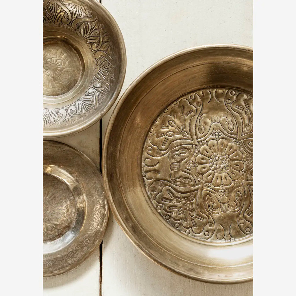 Embossed aluminium bowl
