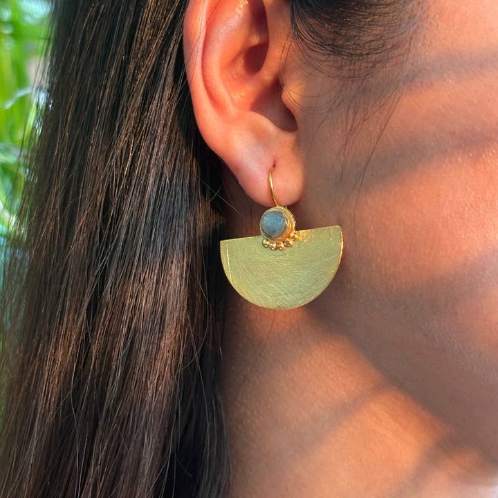 Ekadori Locus Earrings Blue, Labradorite
