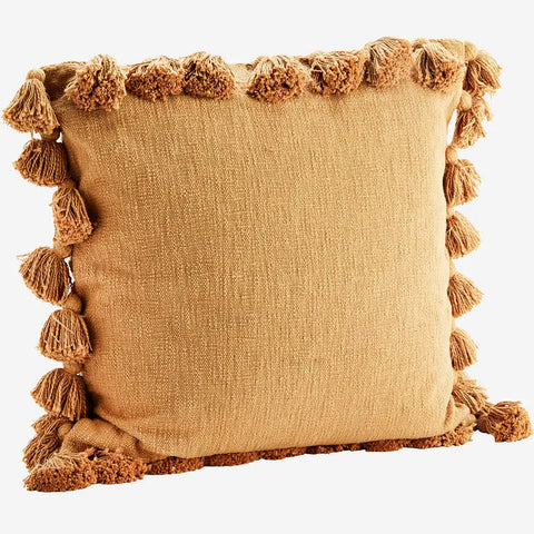 CUSHION W/ TASSELS brown sugar