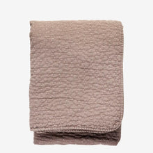 Madam Stolz Quilted cotton throw