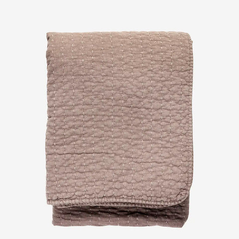 Madam Stolz Quilted cotton throw