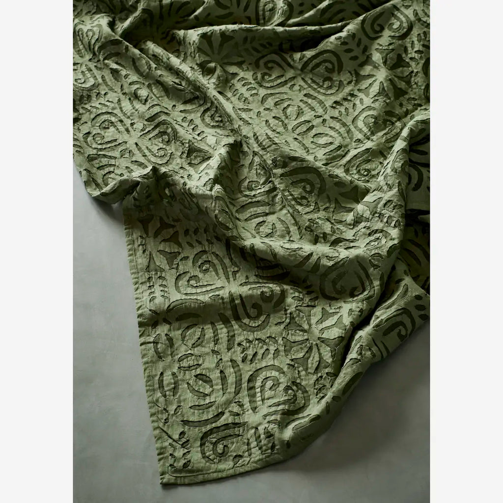 Madam Stoltz Handmade cutwork green throw 130x220cm