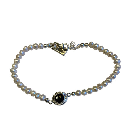 Pearls and Black Onyx stone bracelet