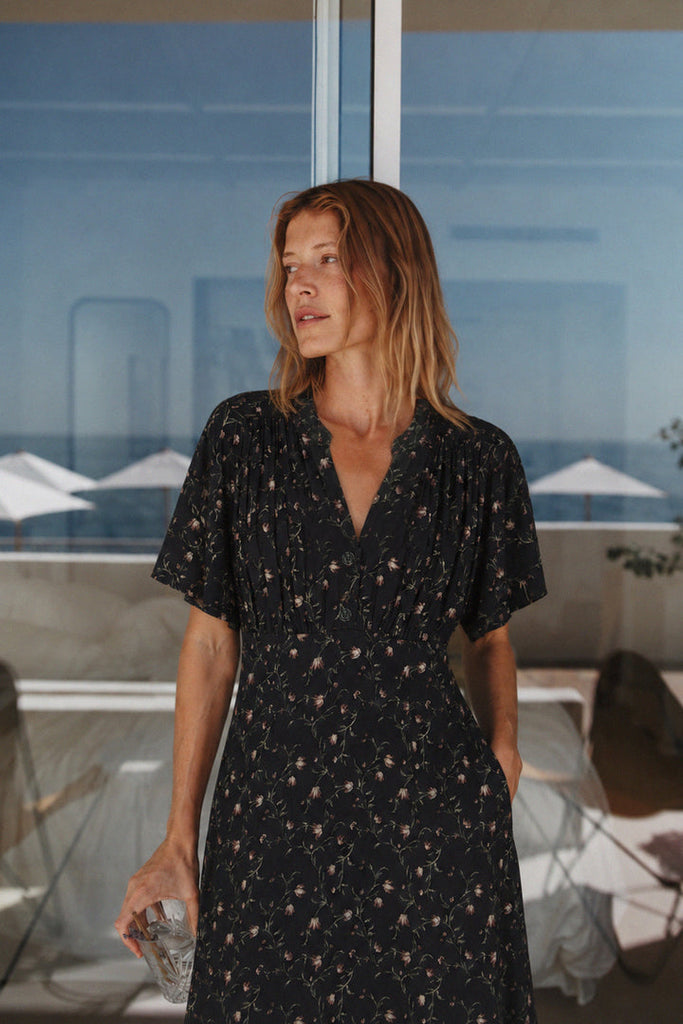 INDI&COLD AW26 LONG FLORAL PRINT DRESS NAVY