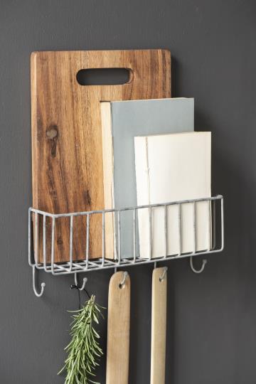 Wall basket w/5 hooks