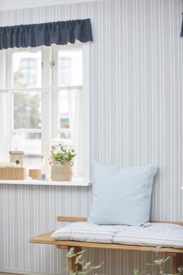 Mattress cushion Frederik w/dusty blue and white thin stripes