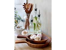 Laon tray w. handle acacia wood