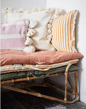 CUSHION W/ TASSELS off white