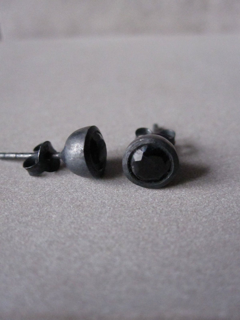 925 oxidised silver studs- black onyx