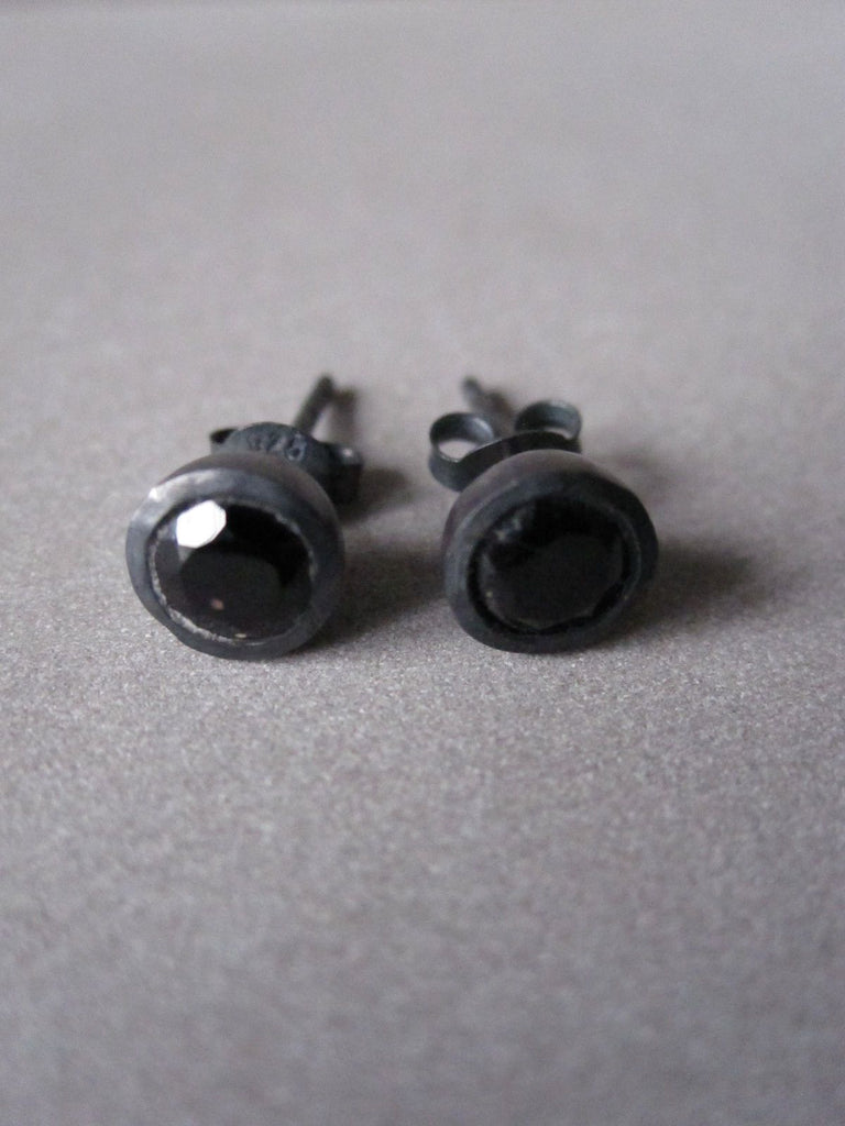 925 oxidised silver studs- black onyx