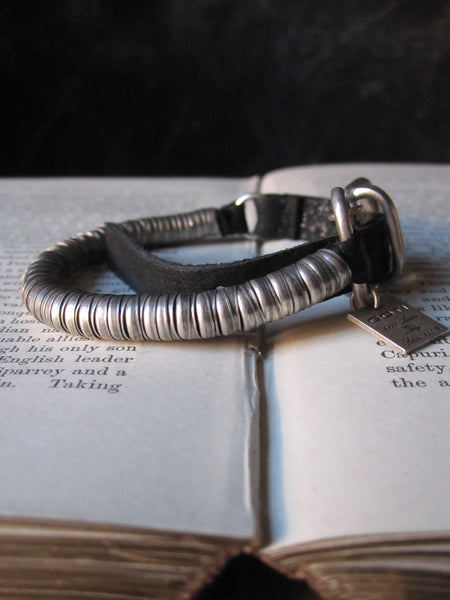 Goti leather bracelet with 925 Oxidised Silver BR049