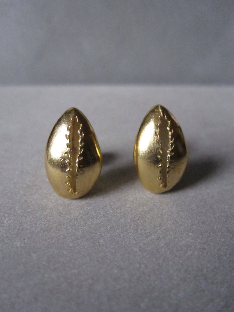 Cowrie shell Studs gold plated