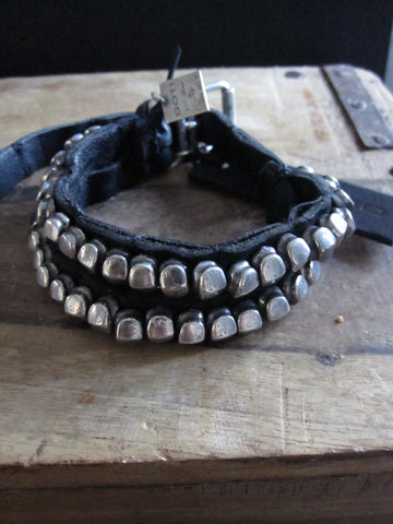 Goti leather bracelet with 925 Silver nuggets BR116