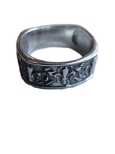 Fleur de lis ring