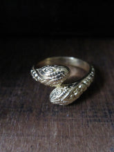 Two headed snake ring - gold