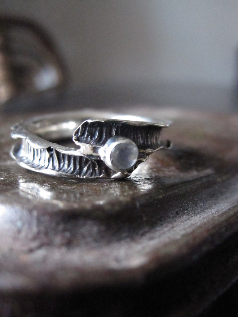 Calla ring