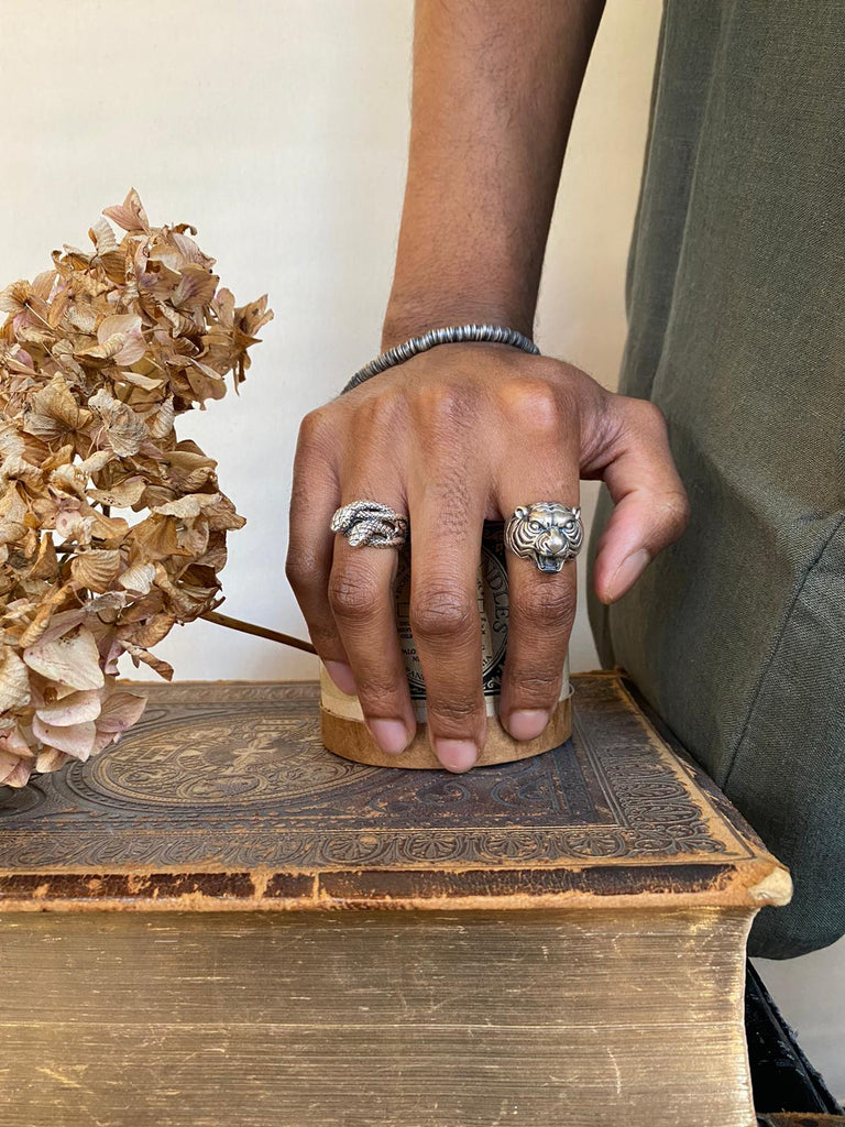 Double snake ring Oxidised