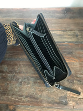 CollardManson Zipped Wallet