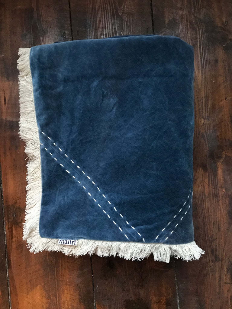 Stonewashed Velvet throw - blue