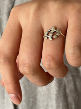 925 Silver Oxidised leafy Ring