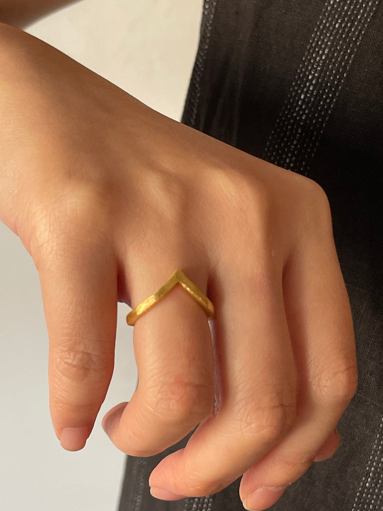 Chevron ring - brushed gold plated