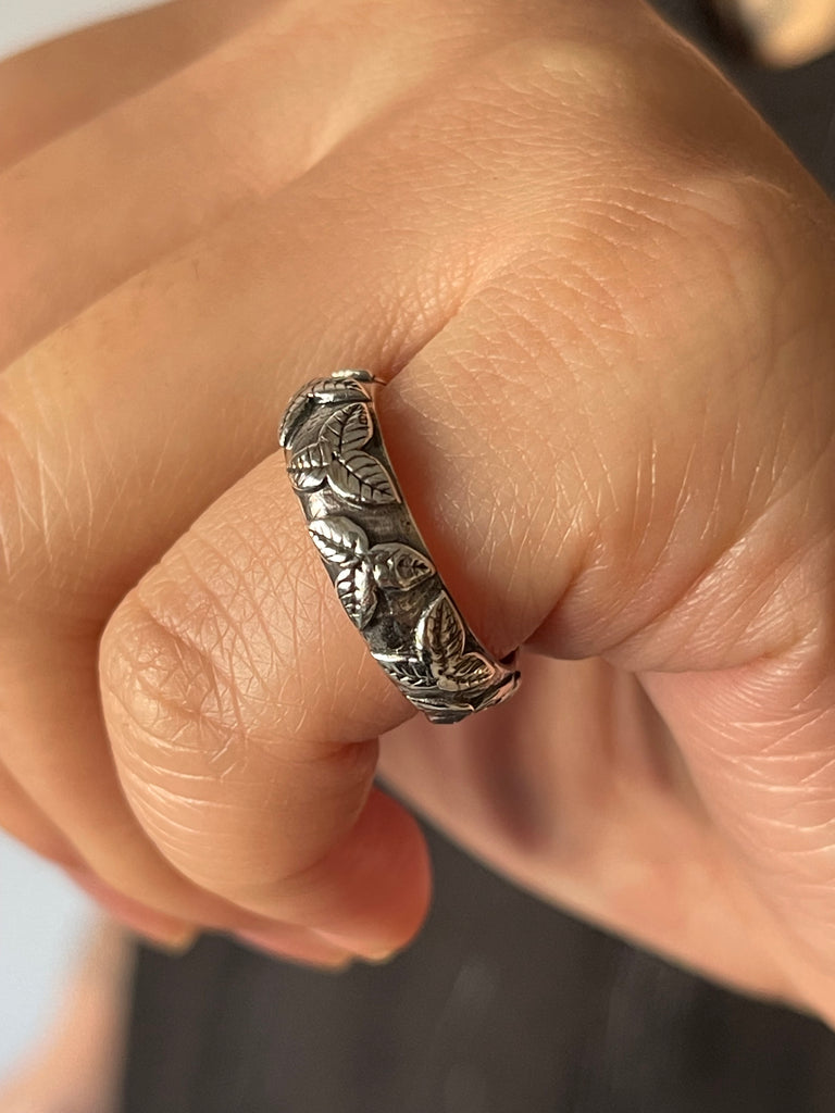 925 Silver Foliage ring