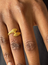 Two headed snake ring - gold