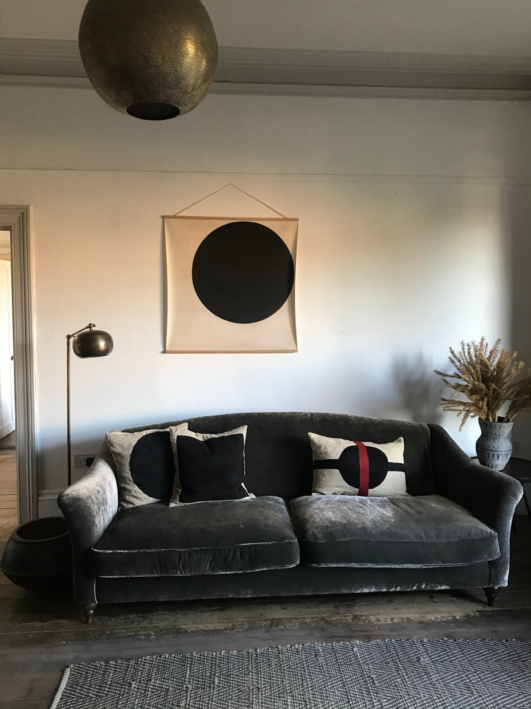 Black circle cushion