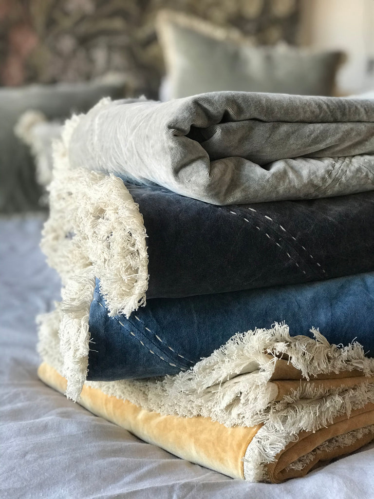 Stonewashed Velvet throw - blue