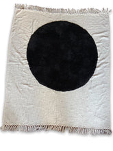 Hand Woven tufted circle throw (130x150)