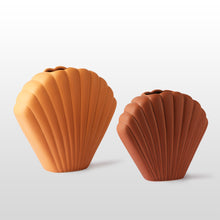 ceramic shell vase brown m
