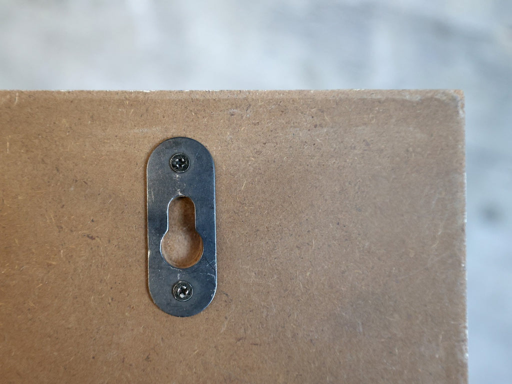Coat rack w.decor & 3 hooks antique cream