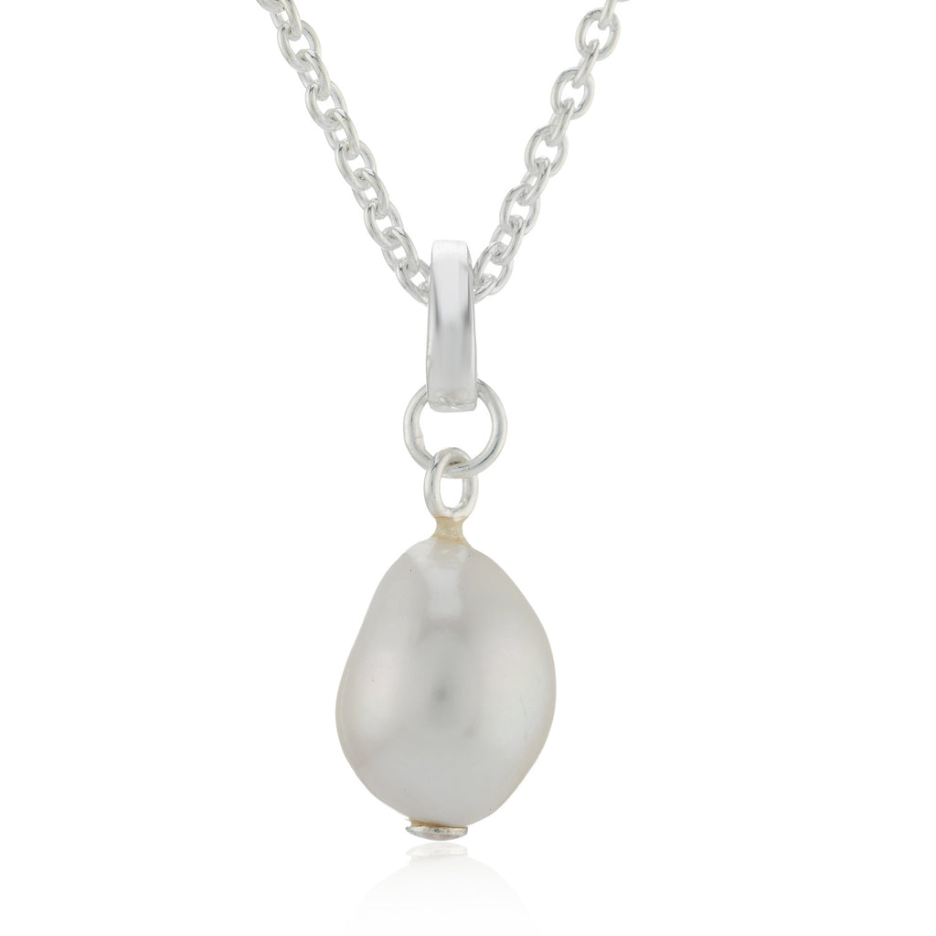WDTS Pearl pendant necklace