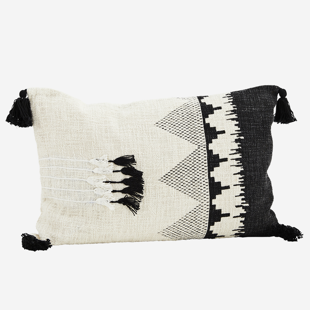 PRINTED CUSHION COVER W/ TASSELS